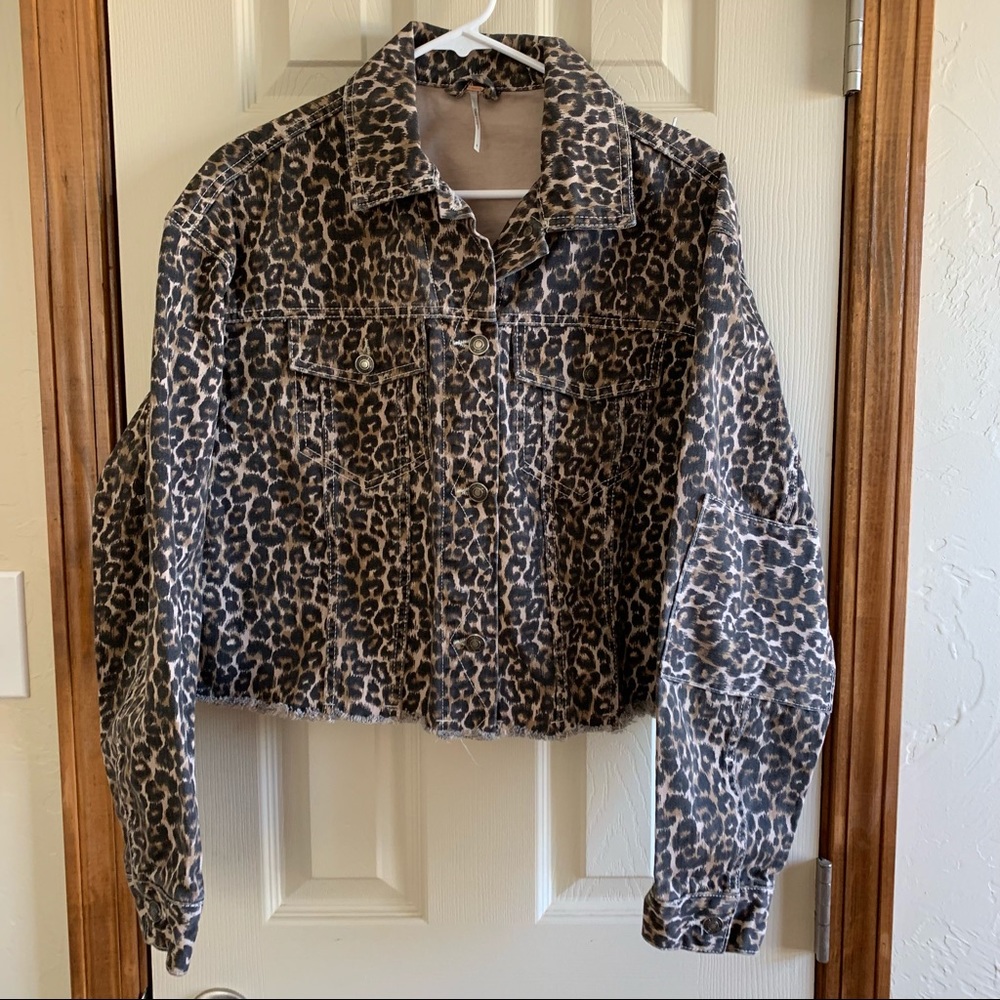 FREE PEOPLE leopard cropped denim jacket, size S